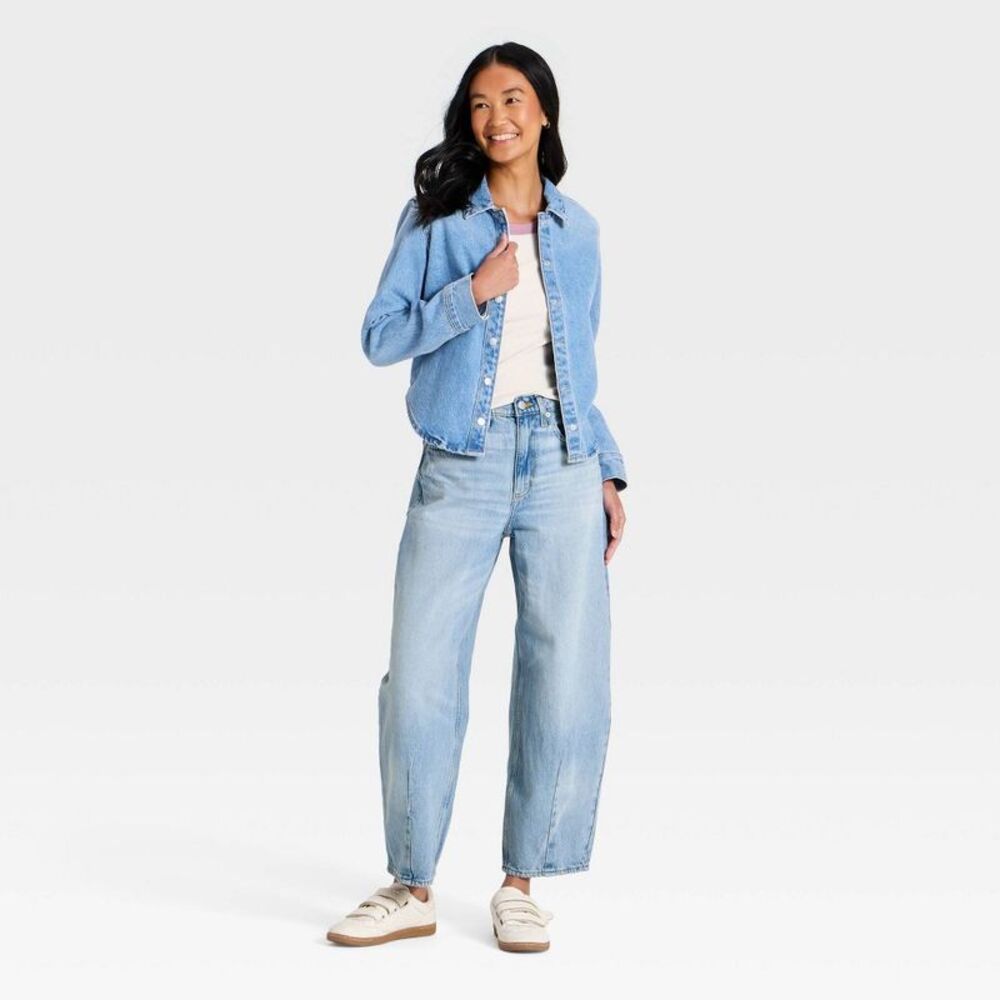 Women's High-Rise Easy Barrel Jeans - Universal Thread Light Wash 2 Short - Picture 3 of 4